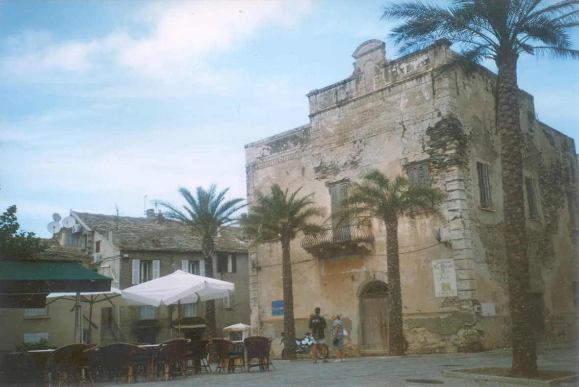 Place de Gaulle à Erbalunga